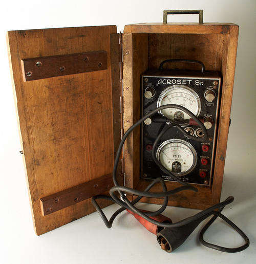 Vintage ACROSET SR. Amp and volt meter in lovely wooden box - made by Electro Products Co 1930's