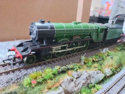 Hornby HO\OO Flying Scotsman LNER A1 Steam Locomotive with cab number 4472