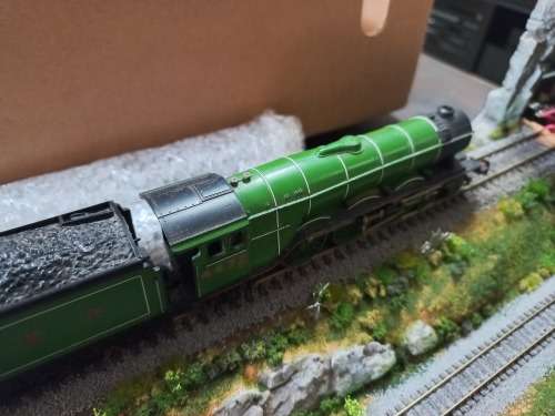 Hornby HO\OO Flying Scotsman LNER A1 Steam Locomotive with cab number 4472