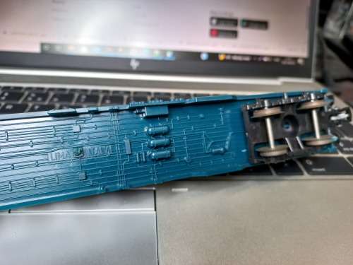 LIMA HO German DB silverfish coach in Quelle livery