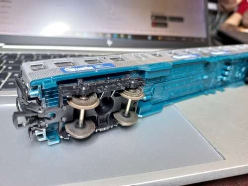 LIMA HO German DB silverfish coach in Quelle livery