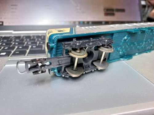 LIMA HO German DB silverfish coach in Quelle livery