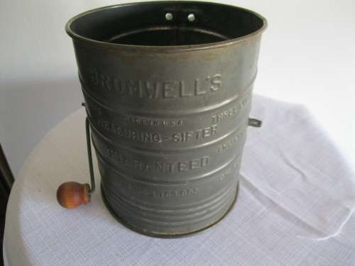 Vintage Bromwells Measuring Sifter