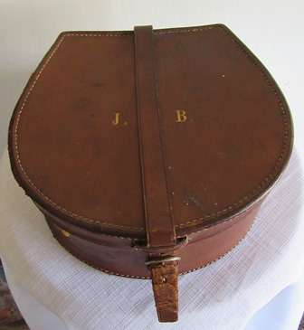 Vintage Leather Collar Box