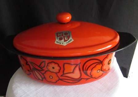New England Enamel Roasting Dish/ Casserole Dish