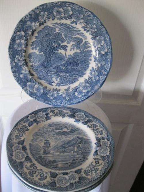 Wedgewood Plates X 4 " Woodland" & Scottish Lochs"