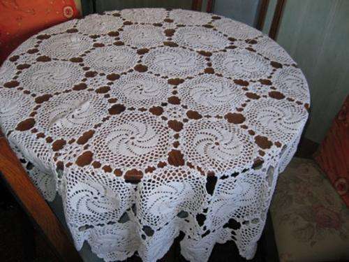 Vintage Round Crotchet Table cloth in White Cotton