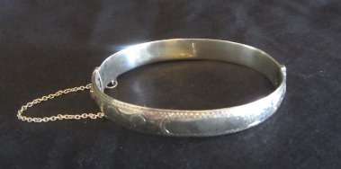 Sterling Silver Ladies  Hindged  Bracelet with Safety Chain