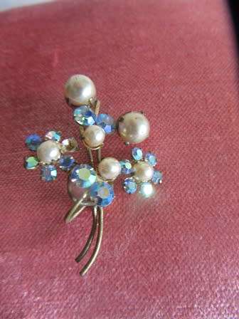 Vintage Pearl & Crystal Brooch