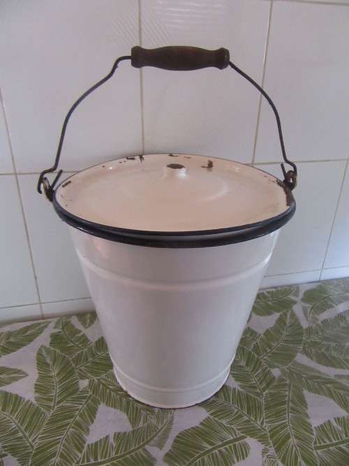 Vintage Enamel Bucket with Lid & Handel