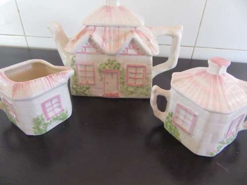 Cottage Tea Set - Pink