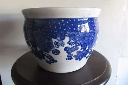 Chinese Blue and White Round Jardinier