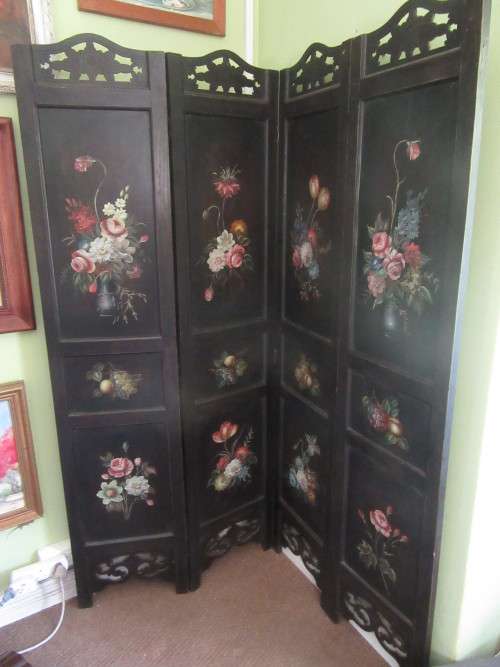 Wooden Screen 4 Panels with hand painted Flowers  -Courier under the discription