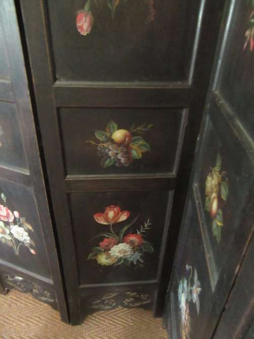 Wooden Screen 4 Panels with hand painted Flowers  -Courier under the discription
