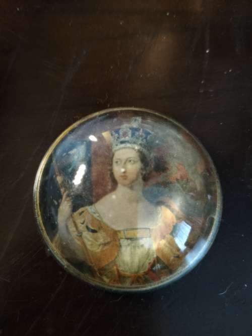 Hand Cast Glass Paperweight  Queen Elizabeth