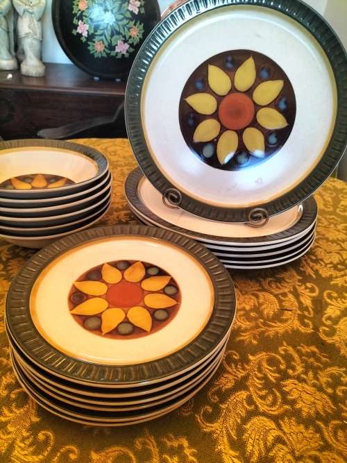 Electra Japan Stoneware Dinner Service