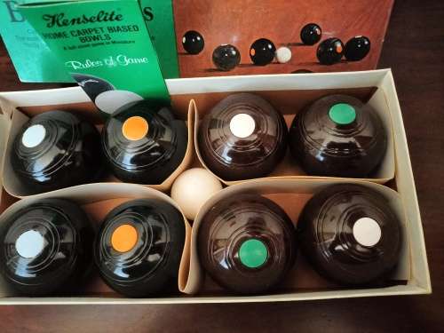 Vintage Henselite Home Carpet Biased Bowls