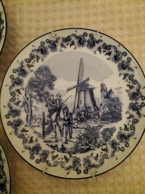 Set of 3 Special Limited Edition Delft Plates