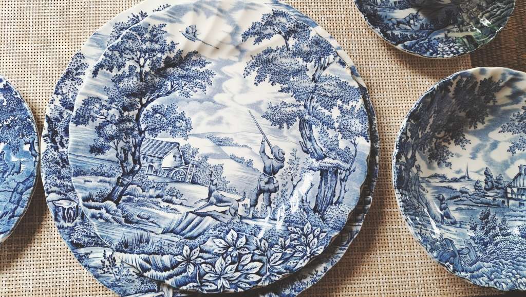 Myott Hand Engraved Dinner Service - The Hunter X 36 pieces