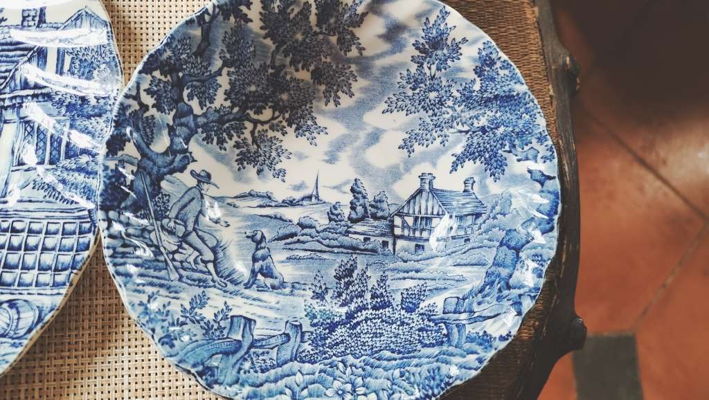 Myott Hand Engraved Dinner Service - The Hunter X 36 pieces