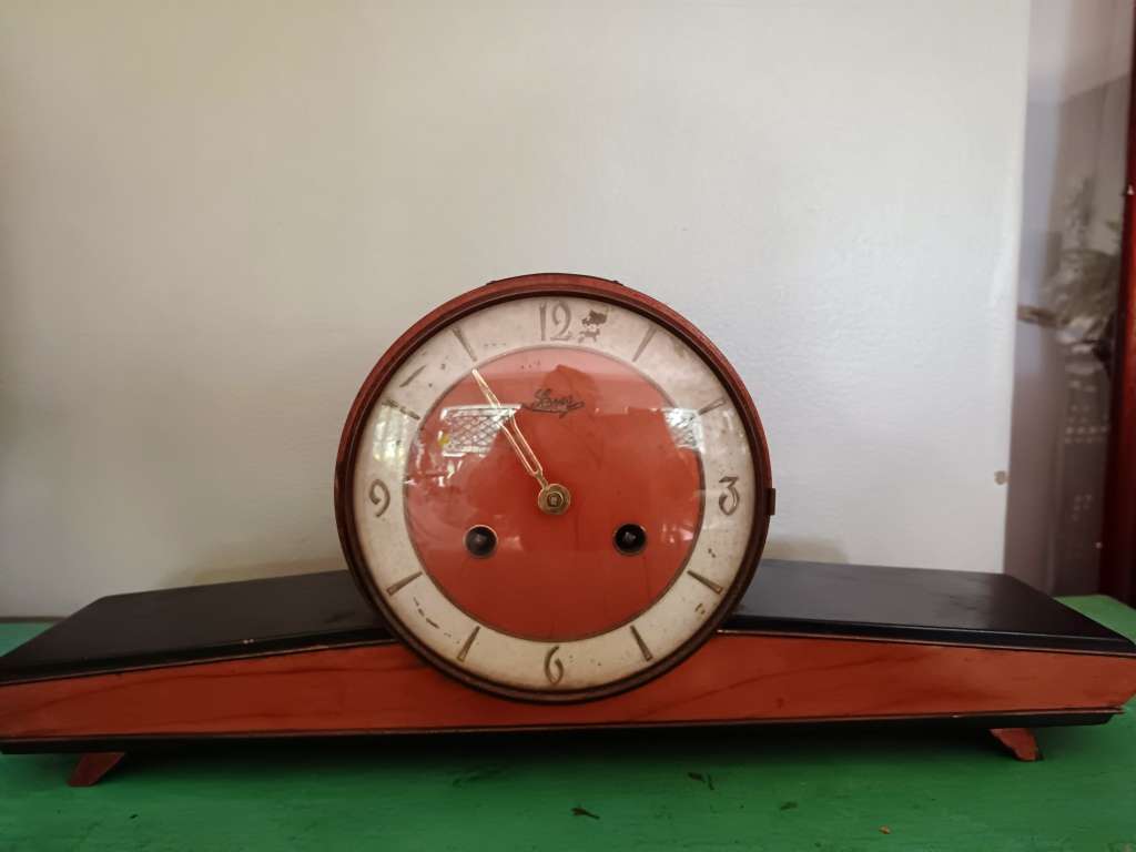 EHS German Movement Art Deco Vintage Mantle Clock Working with Key