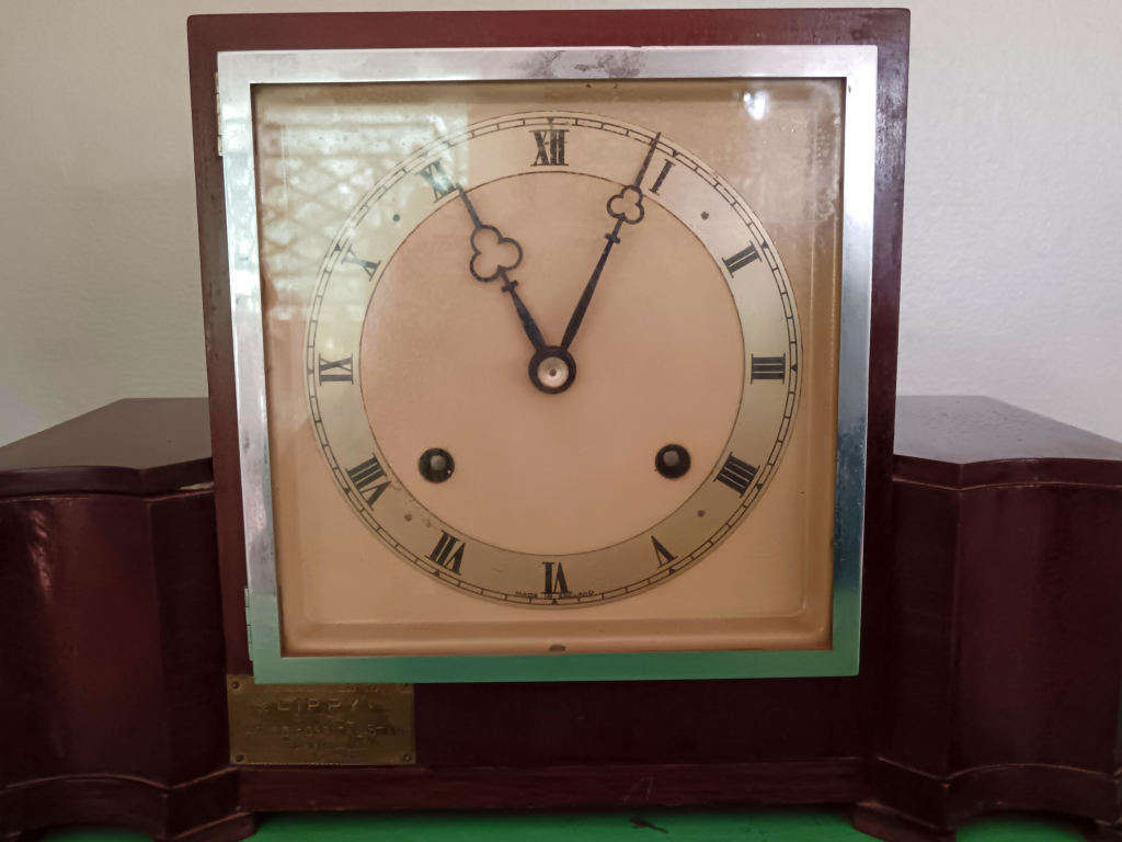 Art Deco Mantle Clock Imperial Croydon England
