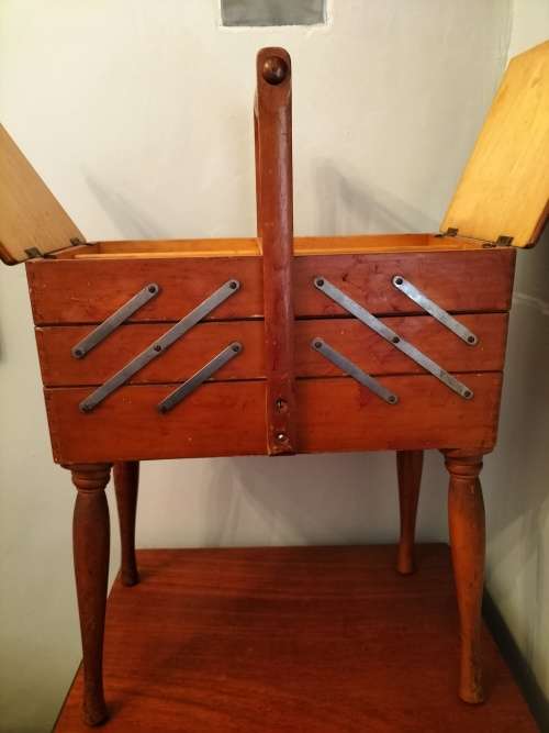 Vintage Concertina Drawer Sewing Box on Spindle Legs