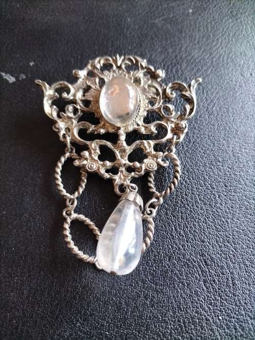 Vintage Contessa Brooch