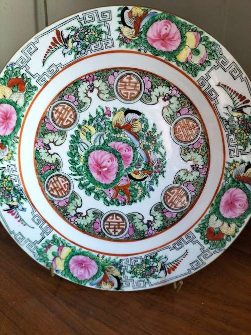 Chinese Porcelain Famille Rose Plate