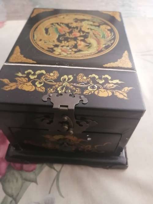 Chinese Shaving Box