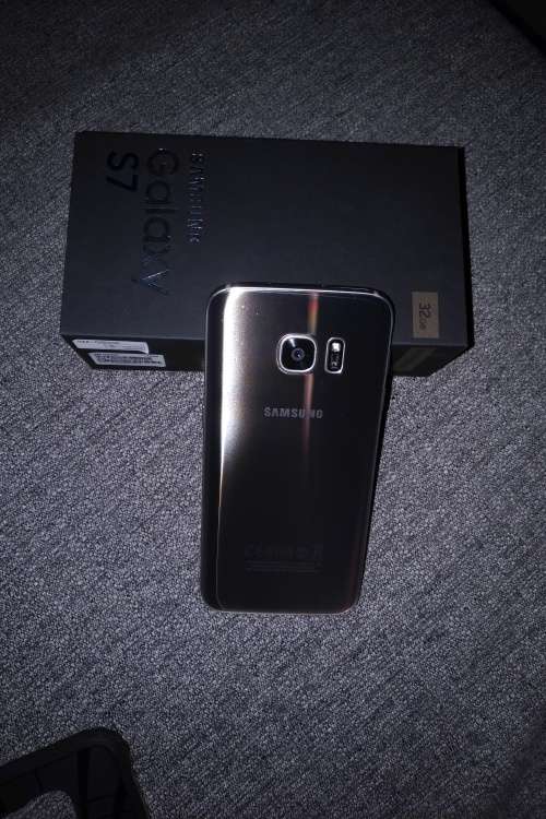 Samsung Galaxy S7 32GB Gold Platinum + 3 covers