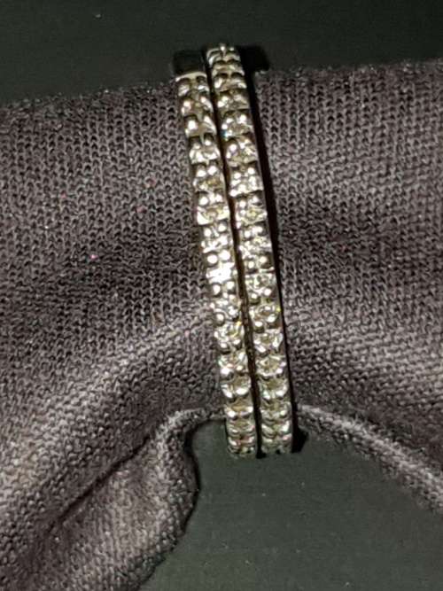 9ct White gold bands set