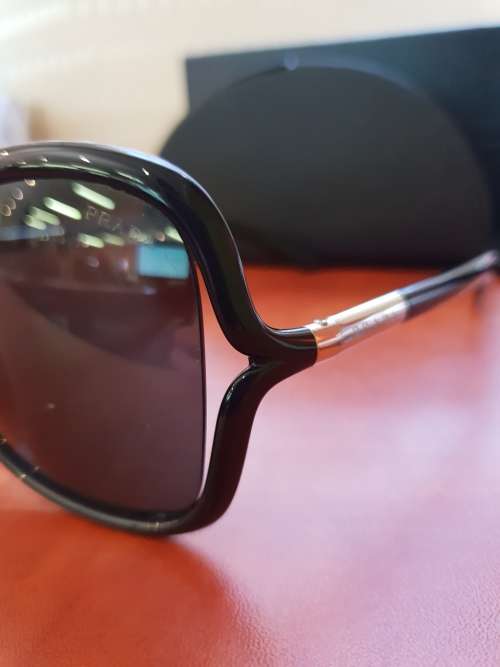 PRADA WOMENS SUNGLASSES
