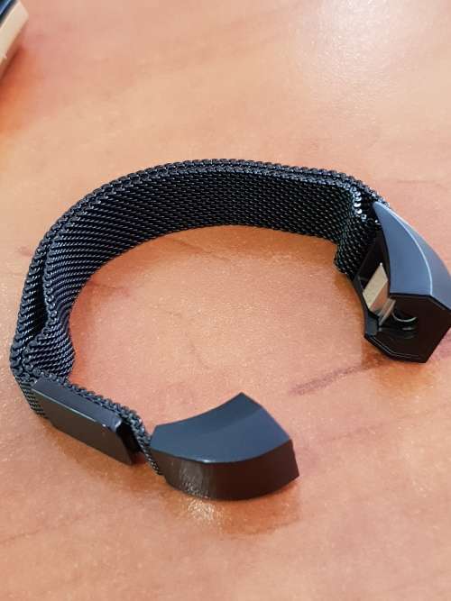 Fitbit Alta HR - tracker with black Milanese replacement strap