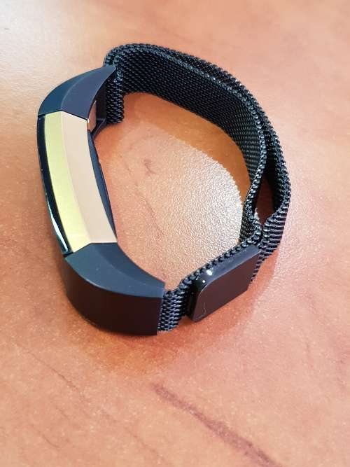 Fitbit Alta HR - tracker with black Milanese replacement strap