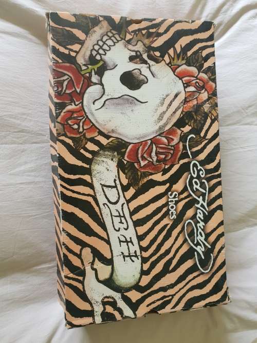 Ed Hardy Snowblazer womens boots - size 7 (US 9)