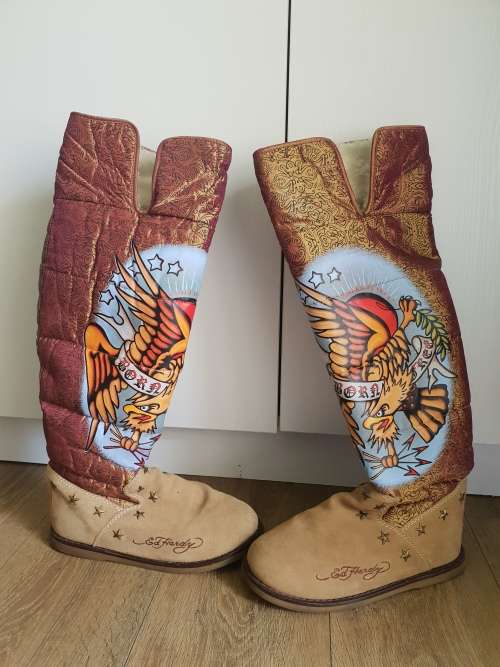 Ed Hardy Snowblazer womens boots - size 7 (US 9)