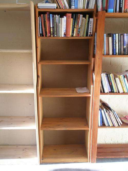 Bookcase stained pine in perfect condition
