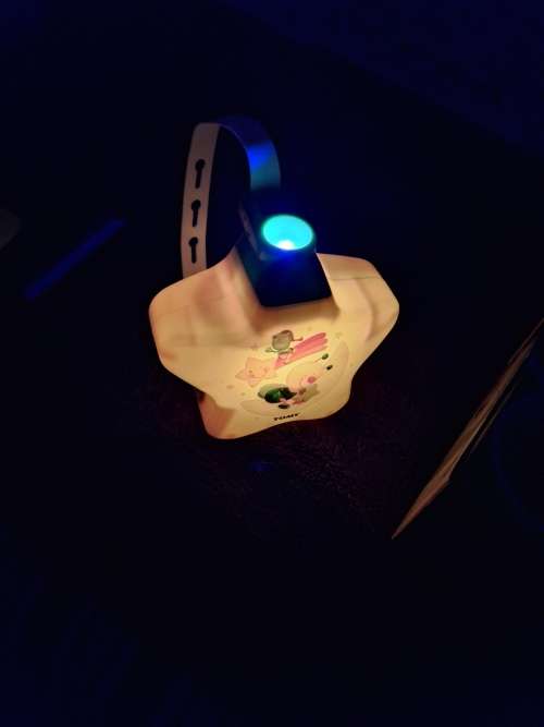 BABY SOOTHING LIGHT Trust Tomy Starlight Dreamshow, Yellow, 0 months + baby sleeping