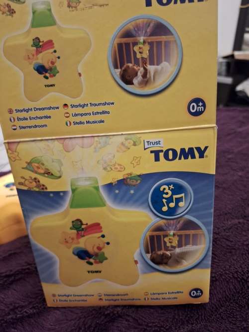 BABY SOOTHING LIGHT Trust Tomy Starlight Dreamshow, Yellow, 0 months + baby sleeping