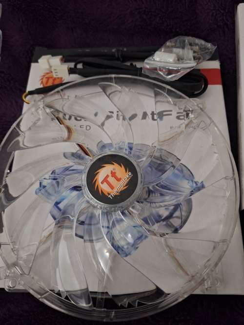 Thermaltake 20cm Silent Fan Blue LED COMPUTERS COOLING FAN