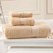 SMASHING AUCTION!!!****** 3 PIECE PEACH GUEST TOWEL GIFT SET!!!!