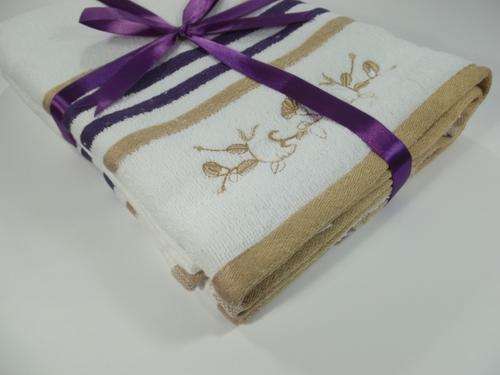 SMASHING AUCTION!!!!****** 3 PIECE EMBROIDERED WHITE & STONE GUEST TOWEL GIFT SET
