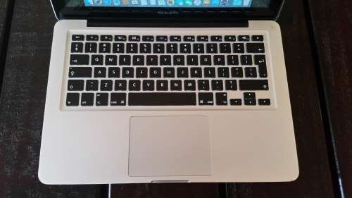 Apple Macbook Pro A1278 - 13.3"  - Intel Core i7-3520M - 750 GB HDD - 8GB RAM  - 3.6 GHz - Backlit
