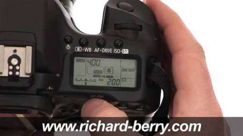 R6999.00 - Canon EOS 40D BODY + EFS 18.55mm Lens - 10.1 MP - 3.0-inch LCD - Cannon BP-511 Battery