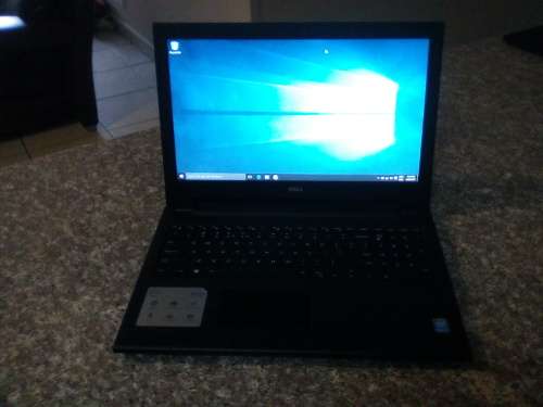 Dell Insipron 15 3543 - 15.6" - i5-5200U - 1 TB HDD - 8 GB RAM DDR3 - HDMI - NVIDIA GeForce 820M