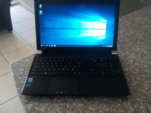 TOSHIBA TECRA  A50-A0692. 15.6" - i7-4610M - 1000 GB SSHD - 8 GB RAM