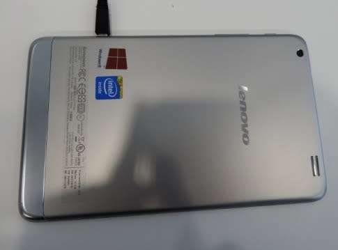 LENOVO MIIX 2 - 1.33 GHZ - 64 GB SAMSUNG SSD - 2GB RAM -WINDOWS 8.1