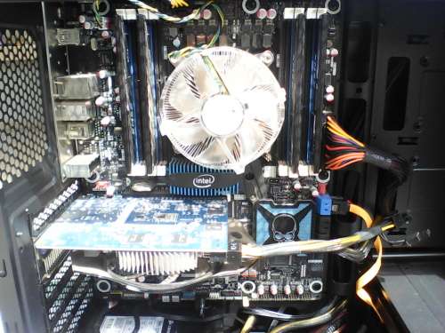 i7 Corsair Intel Gaming Monster - i7-3820 Quad Core - 1920x1080p - Navidia Geforce GTX 650 &MORE