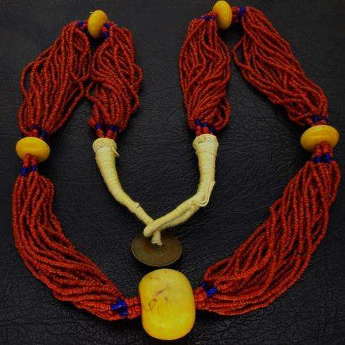 Antique Beaded Necklace (Very Interesting.)